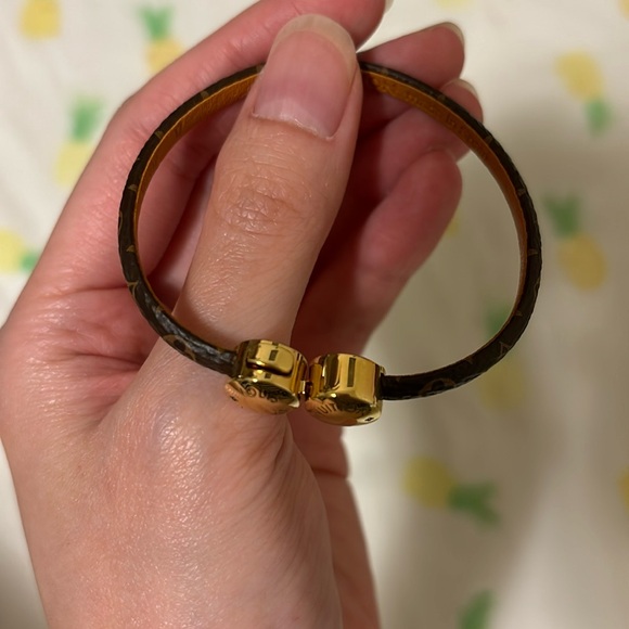 Louis Vuitton monogram bracelet - Picture 2 of 5